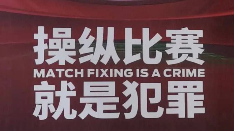 一群互不了解的目生人与一个神秘的人物接触，他们相信这小我具有赐与任何欲望的气力，作为回报，他们必需履行他分派给他们的使命...